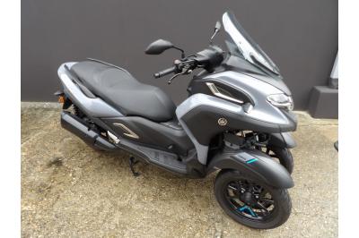 YAMAHA TRICITY 300