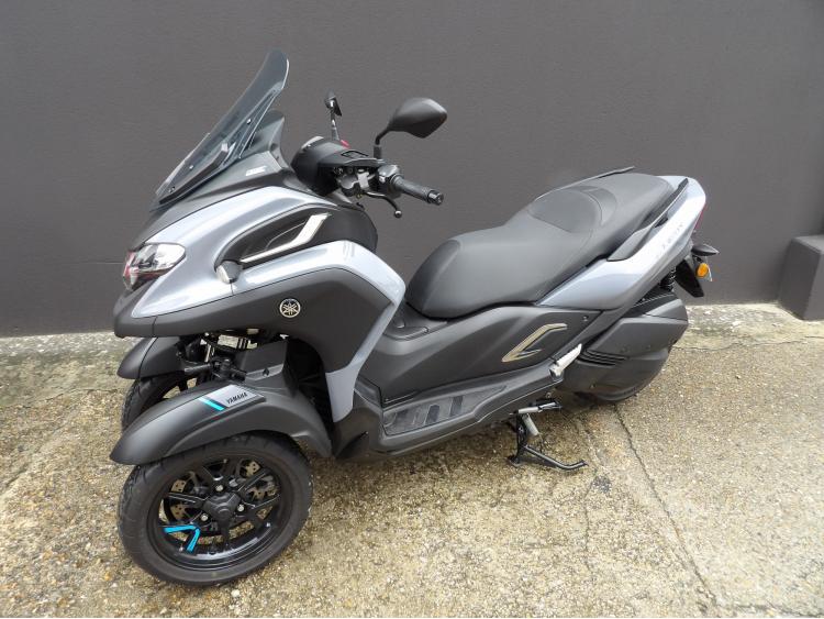 YAMAHA TRICITY 300