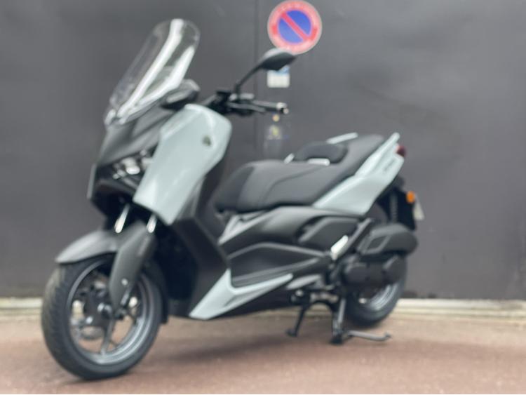 YAMAHA XMAX 300 TECH MAX TECHMAX - 821KM - GARANTIE CONSTRUCTEUR