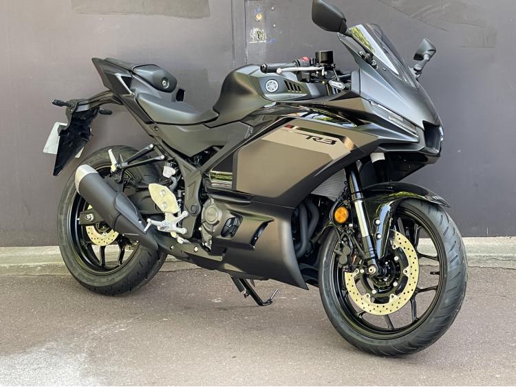 YAMAHA YZF-R3 - YZF R3 2025 - 150,38€/MOIS* - GARANTIE 5ANS