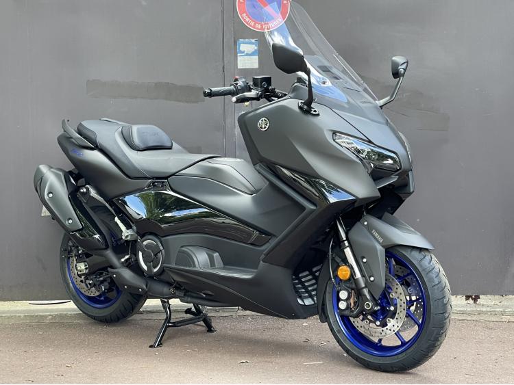 YAMAHA TMAX 560 2025 - 267,60€/MOIS* - GARANTIE 5ANS