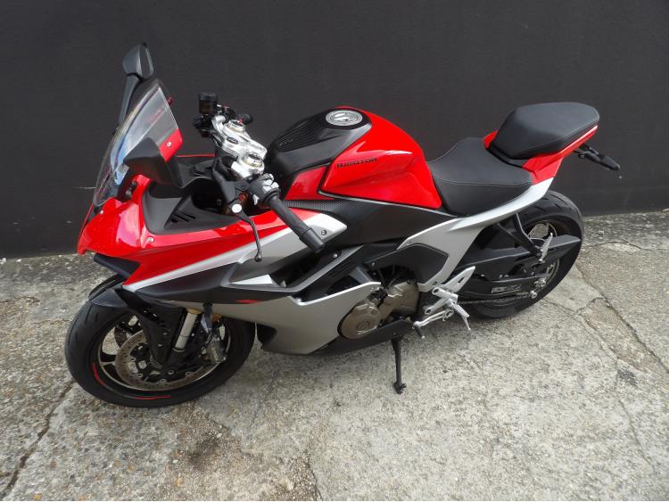 QJ MOTOR SRK 600 RS