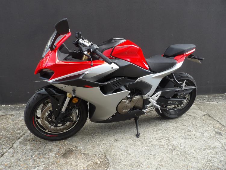 QJ MOTOR SRK 600 RS