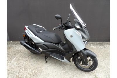 YAMAHA XMAX 300 TECH MAX +