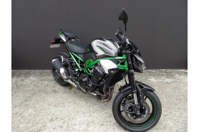 KAWASAKI Z 900 125 CV / 2025