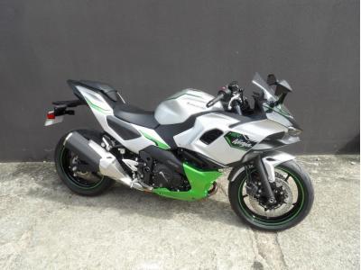 KAWASAKI Ninja 7 Hybrid