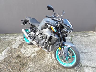 YAMAHA MT-10