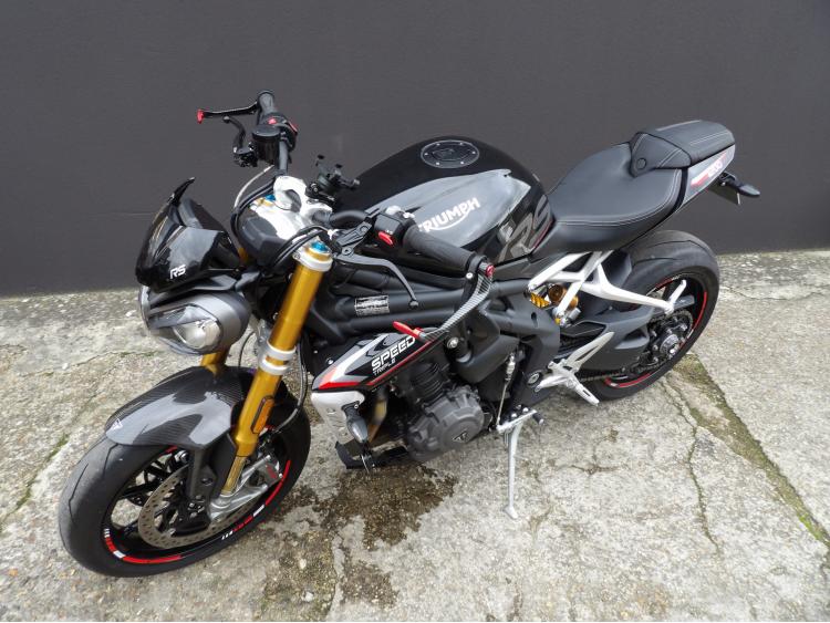 TRIUMPH SPEED TRIPLE 1200 RS