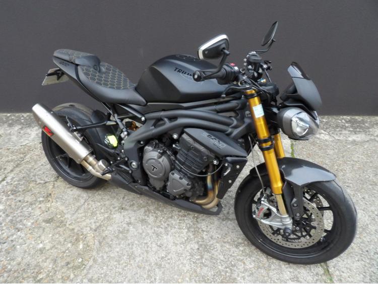 TRIUMPH SPEED TRIPLE 1200 RS