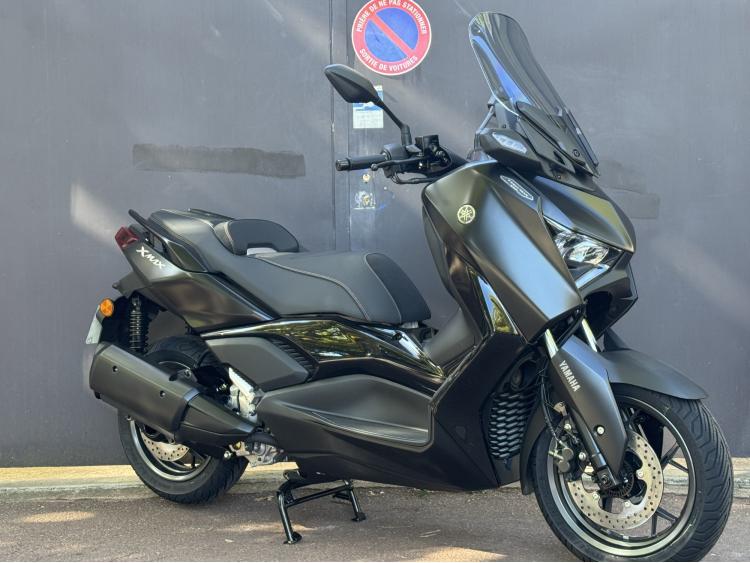 YAMAHA XMAX 300 TECH MAX FULL BLACK - 150,38€/MOIS - GARANTIE 5ANS