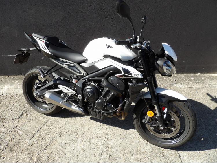 TRIUMPH STREET TRIPLE 765 R