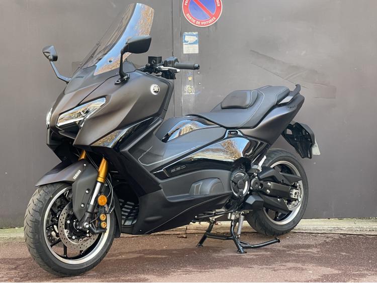YAMAHA TMAX 560 TECH MAX TECHMAX 2025 - 945KM - GARANTIE CONSTRUCTEUR
