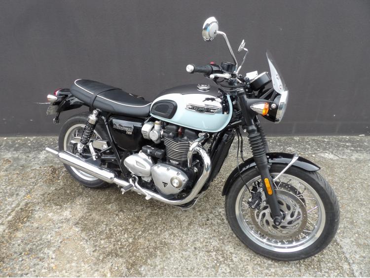 TRIUMPH BONNEVILLE T120 CHROME T120