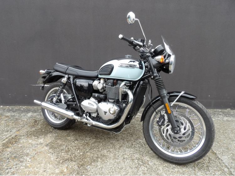 TRIUMPH BONNEVILLE T120 CHROME T120