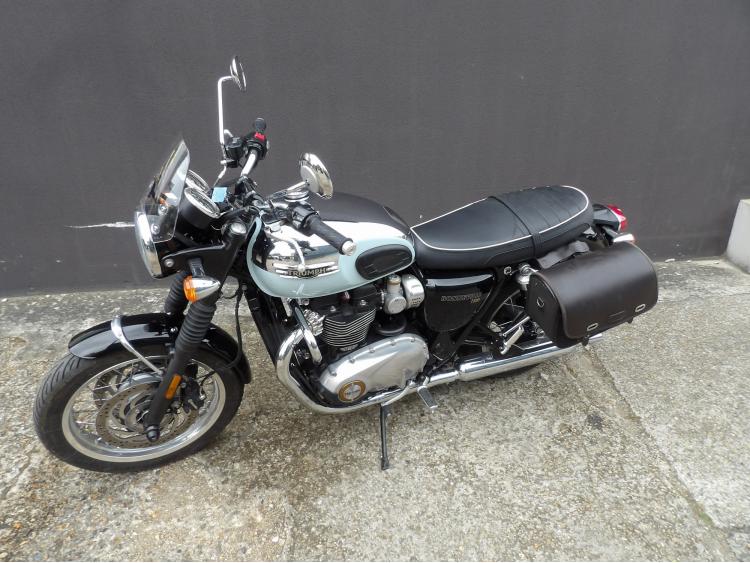 TRIUMPH BONNEVILLE T120 CHROME T120