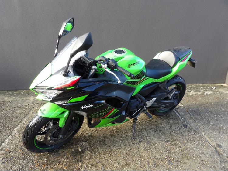KAWASAKI NINJA 650