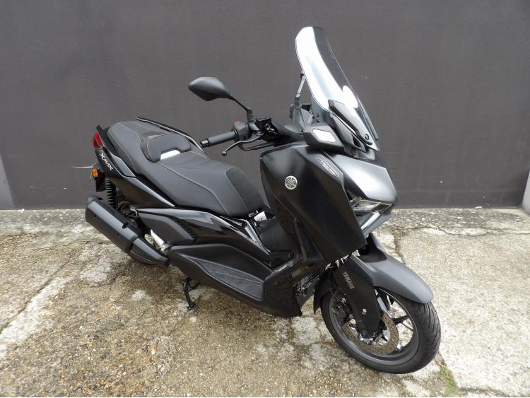 YAMAHA XMAX 300 Tech Max
