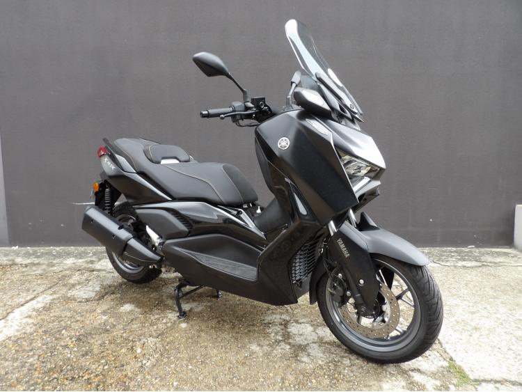 YAMAHA XMAX 300 Tech Max