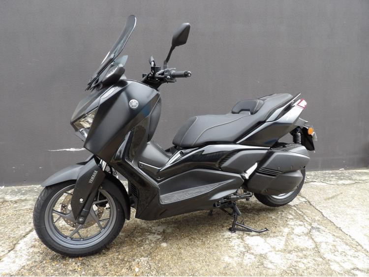 YAMAHA XMAX 300 Tech Max