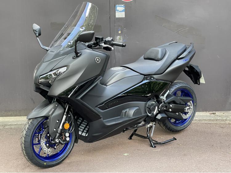 YAMAHA TMAX 560 STANDARD - 65KM - GARANTIE CONSTRUCTEUR