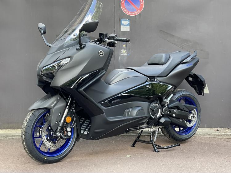 YAMAHA TMAX 560 STANDARD - 65KM - GARANTIE CONSTRUCTEUR